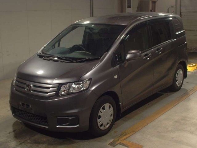 9031 Honda Freed spike GB3 2011 г. (TAA Kyushu)